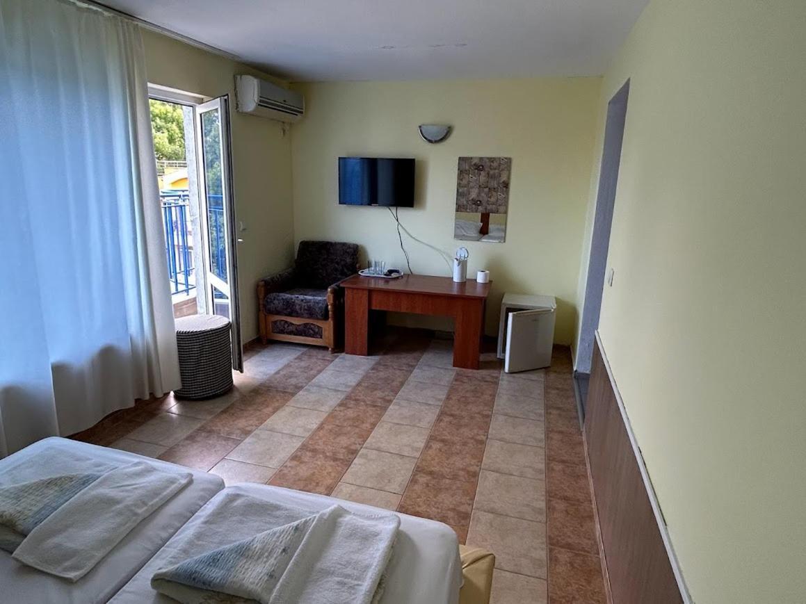 Hotel North Primorsko Esterno foto